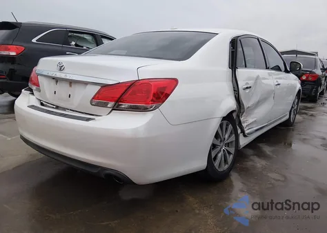 2012 Toyota Avalon Limited z USA, uszkodzony, nr VIN 4T1BK3DB7CU461267
